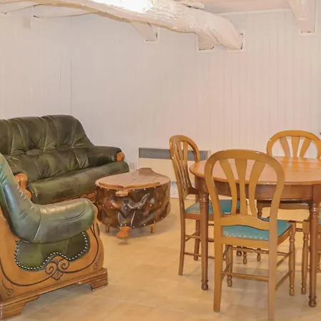 3 Bedroom Awesome In Sur Cele Nyaraló Marcilhac-sur-Célé
